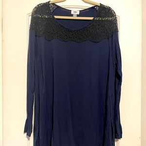 Old Navy navy and black tunic with lace detail